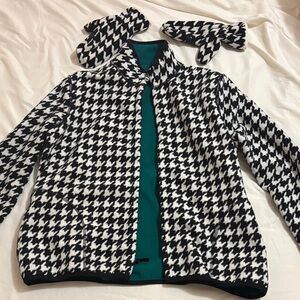 Black and White Women's Fleece Jacket with matching mittens